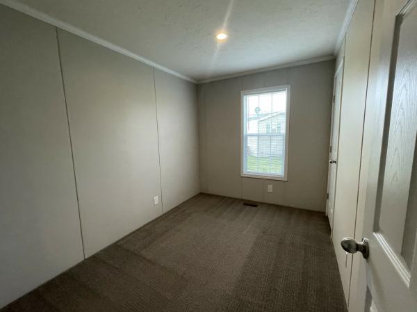 2020 Champion RA1670204 Mobile Home