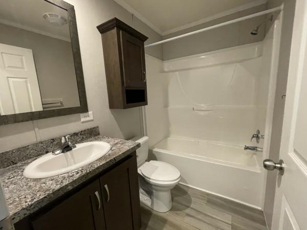 2020 Champion RA1670204 Mobile Home