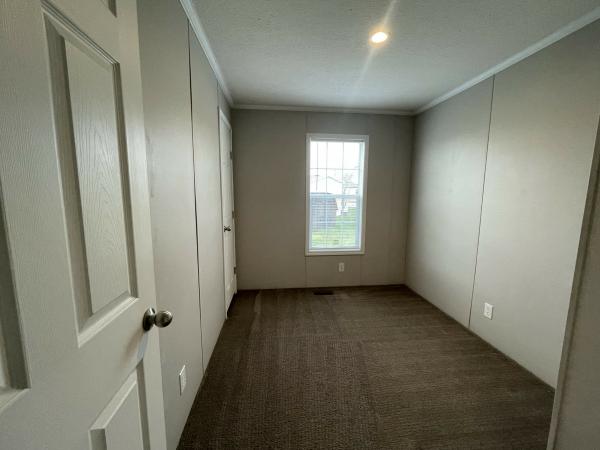 2020 Champion RA1670204 Mobile Home