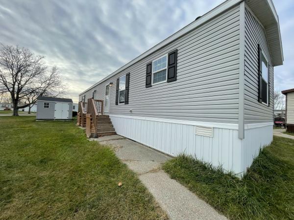 2020 Champion RA1670204 Mobile Home