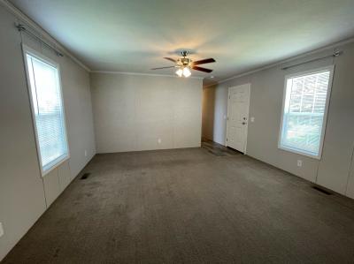 Photo 5 of 11 of home located at 4813 N Hempstead Ct Sterling Heights, MI 48310