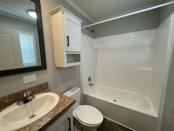 2022 Champion RA1672202 Mobile Home