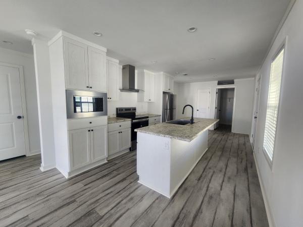 2025 Champion CH2450H32G01 Mobile Home