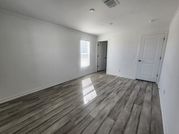 2025 Champion CH2450H32G01 Mobile Home