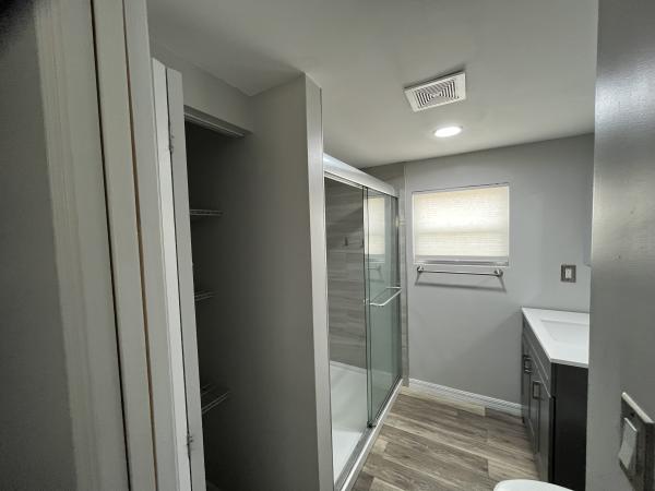 1974 HS 5212 Mobile Home