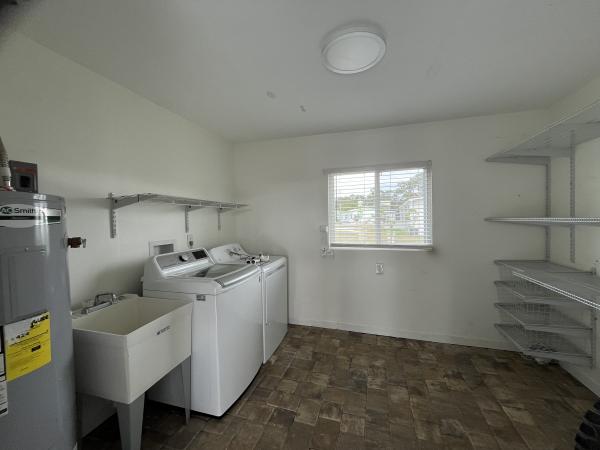 1974 HS 5212 Mobile Home