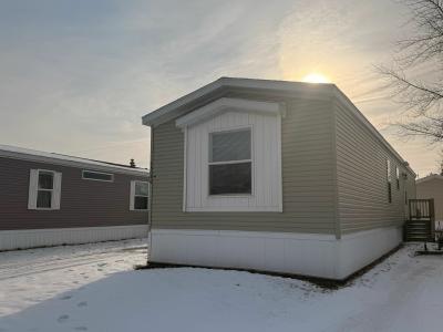 Photo 3 of 25 of home located at 38044 Johannes #521 Clinton Township, MI 48038