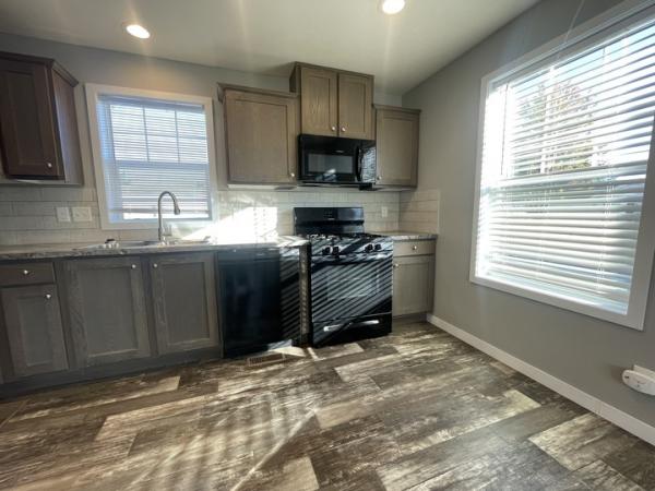 2021 Clayton - Middlebury Mobile Home