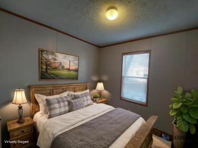 Photo 3 of 15 of home located at 57 Casting Road Springfield, IL 62707