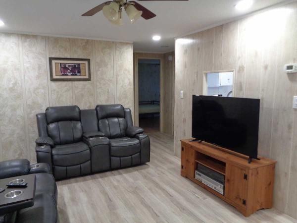 1980 TWIN Manufactured Home