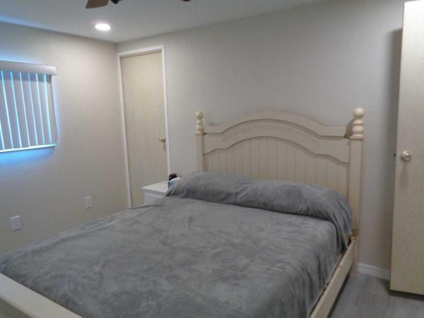 1980 TWIN Manufactured Home