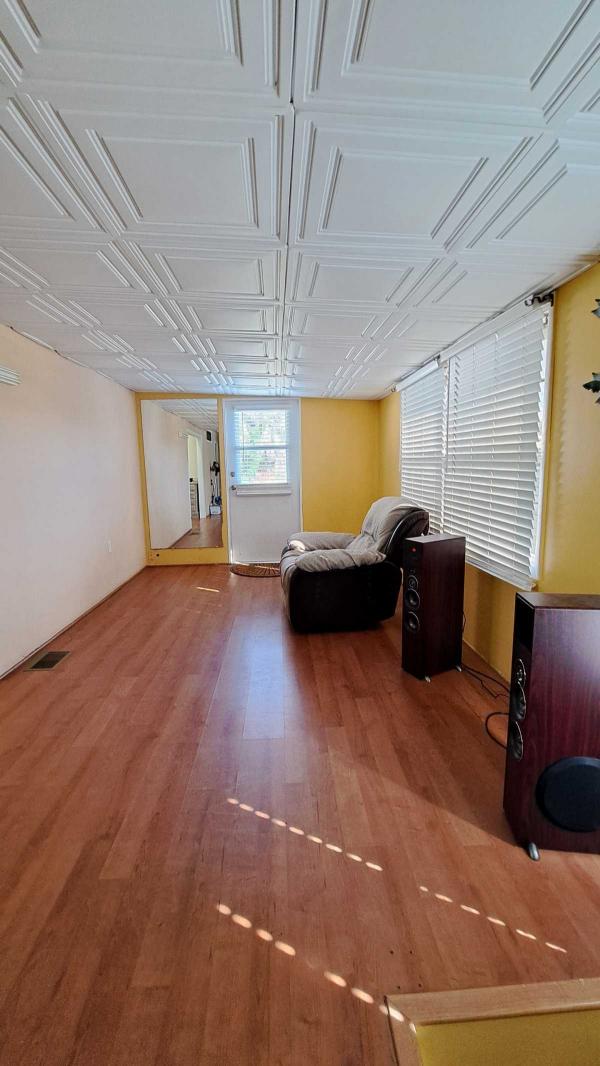 1987 Manufactured Home