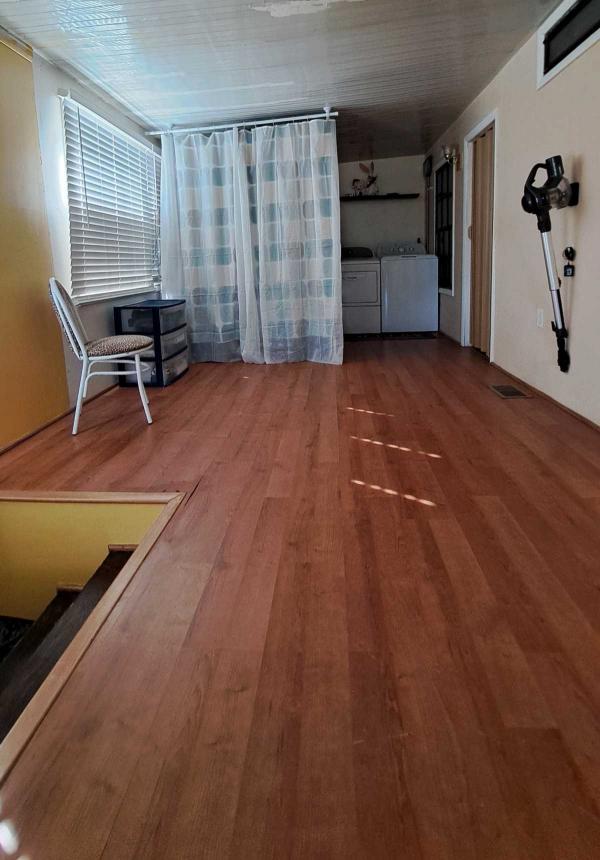 1987 Manufactured Home