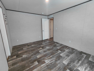 Photo 5 of 11 of home located at 301 Mantle Ave #252Kc Jackson, MI 49202