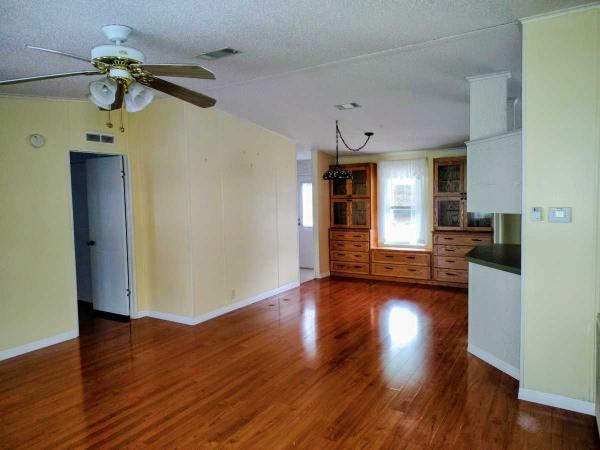 Photo 1 of 2 of home located at 942 SE Lillian Street Crystal River, FL 34429