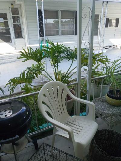 Photo 4 of 33 of home located at 616 Fountainview S Lakeland, FL 33809