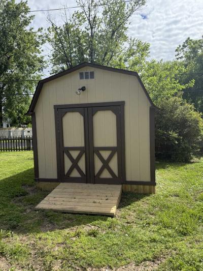 Photo 5 of 13 of home located at 8 Adventure Rd Louisville, KY 40216