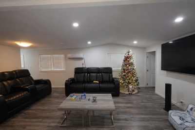 Photo 3 of 22 of home located at 1799 Seminole Blvd Largo, FL 33778