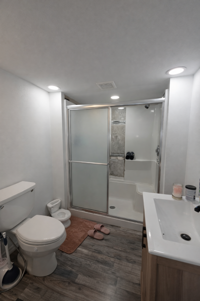 Photo 4 of 22 of home located at 1799 Seminole Blvd Largo, FL 33778