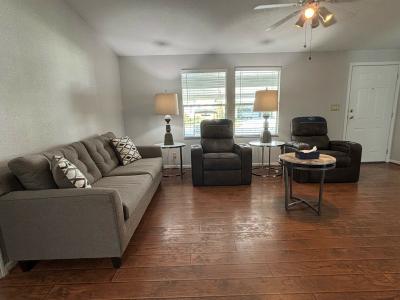 Photo 4 of 18 of home located at 2108 Bayou Drive South Ruskin, FL 33570