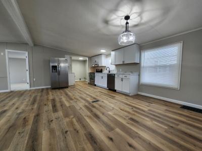 Photo 4 of 15 of home located at 10626 Del Barton Miamisburg, OH 45342