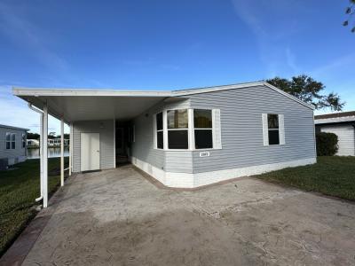 Photo 2 of 26 of home located at 2071 East Lakeview Drive Sebastian, FL 32958