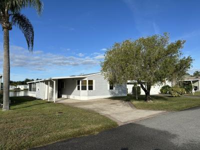 Photo 3 of 26 of home located at 2071 East Lakeview Drive Sebastian, FL 32958