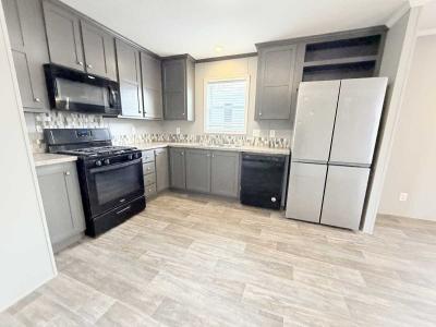 Photo 3 of 21 of home located at 534 E 37th Ave #650 Hobart, IN 46342