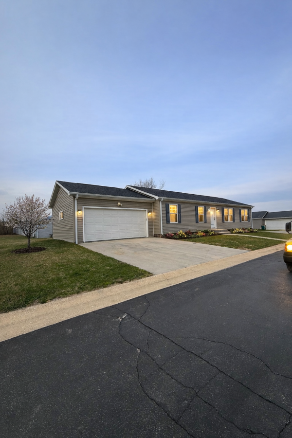 Photo 1 of 2 of home located at N114W21022 Briarwood Ln. Germantown, WI 53022