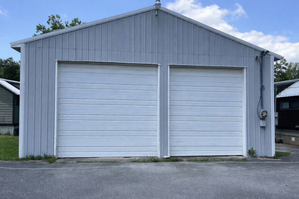 Photo 1 of 2 of home located at 226 Lake View Drive-Shop Ten Mile, TN 37880