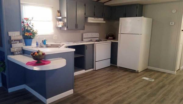 1984  Mobile Home For Sale