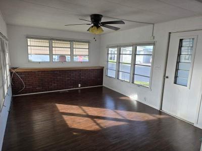 Photo 3 of 16 of home located at 22B Holiday Place Tavares, FL 32778