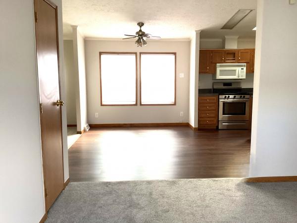 1999 Commodore NY40951AB Mobile Home