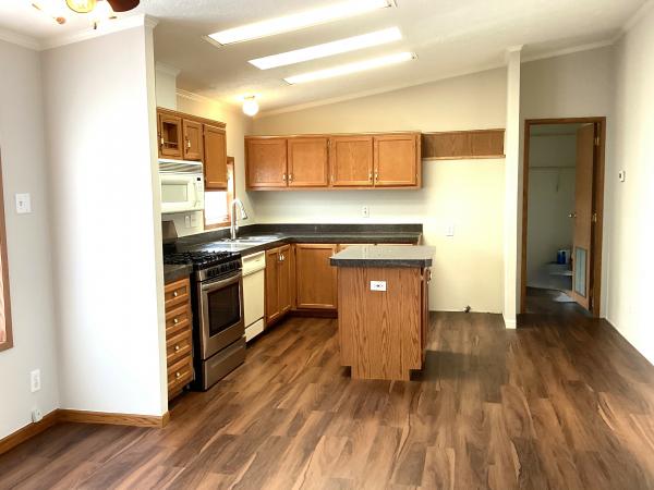 1999 Commodore NY40951AB Mobile Home