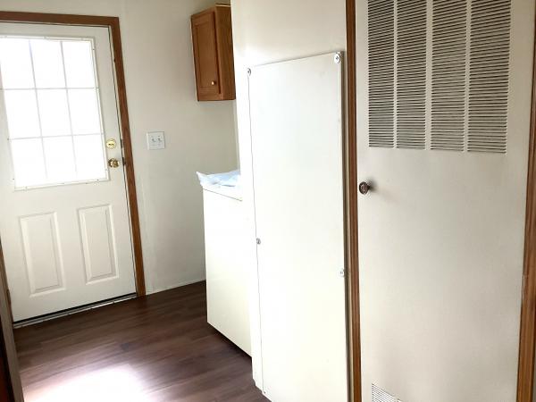 1999 Commodore NY40951AB Mobile Home