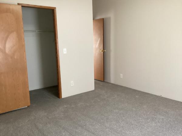 1999 Commodore NY40951AB Mobile Home