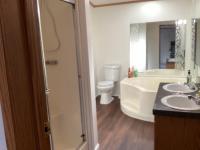 1999 Commodore NY40951AB Mobile Home