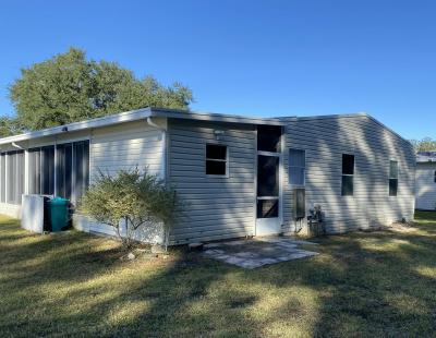 Photo 3 of 10 of home located at 5661 SW 54th Terr. Ocala, FL 34474