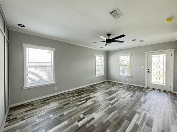 2025 Palm Harbor - Plant City Raleigh w/ Rear Porch - POWER Mobile Home