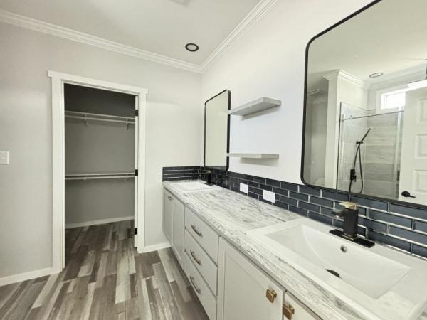 2025 Palm Harbor - Plant City Raleigh w/ Rear Porch - POWER Mobile Home