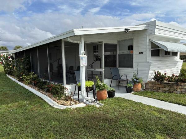 Photo 1 of 2 of home located at 871 S. Anglim Ave Avon Park, FL 33825