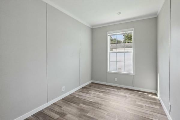 2025 Champion 2876  Home