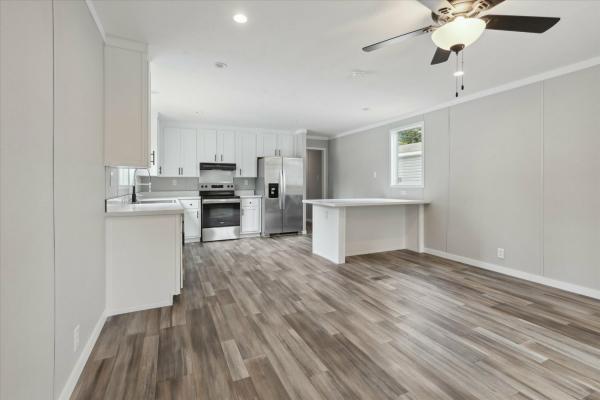 2025 Champion 2876  Home