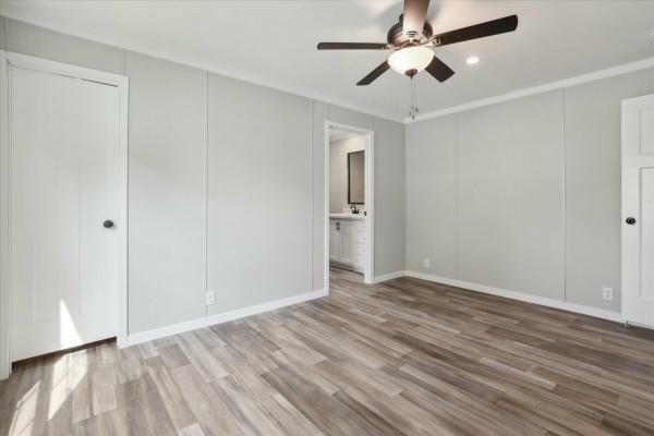 2025 Champion 2876  Home