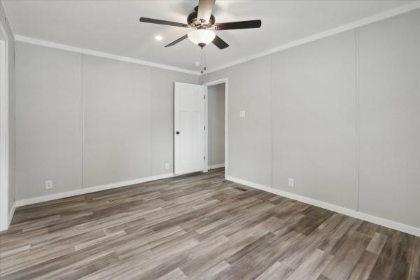 2025 Champion 2876  Home