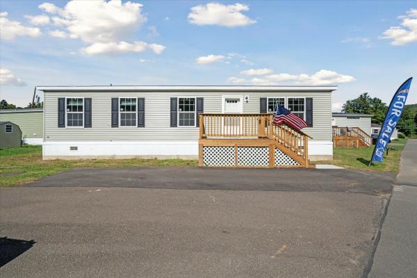 2025 EAGLE RIVER 58 LC-52G351  Home