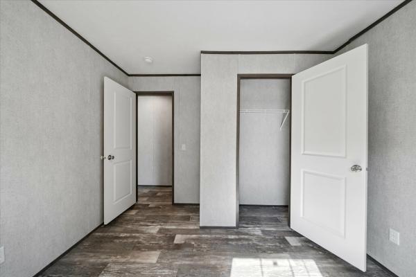 2025 EAGLE RIVER 58 LC-52G351  Home