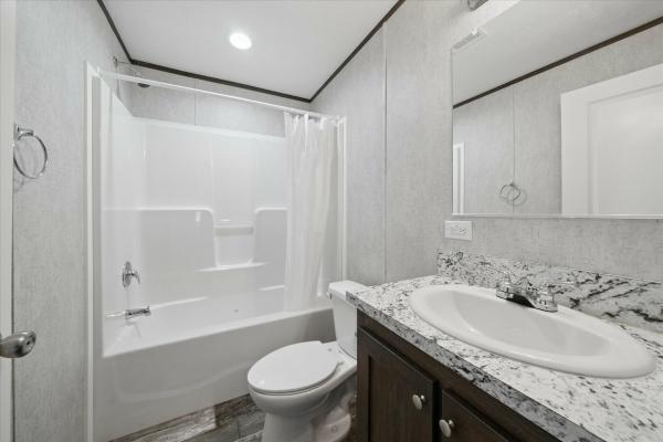 2025 EAGLE RIVER 58 LC-52G351  Home