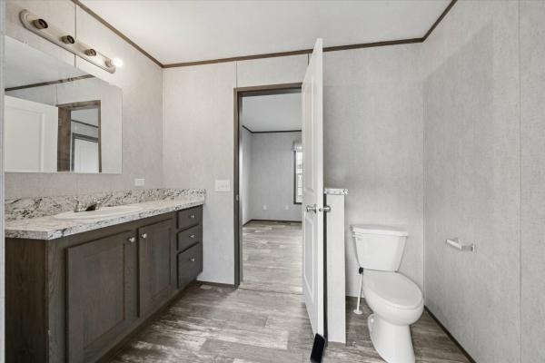 2025 EAGLE RIVER 58 LC-52G351  Home