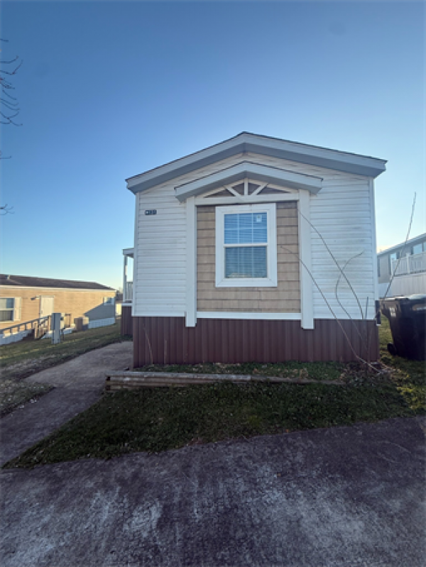 Photo 1 of 2 of home located at 131 Culver Rd. Columbia, TN 38401